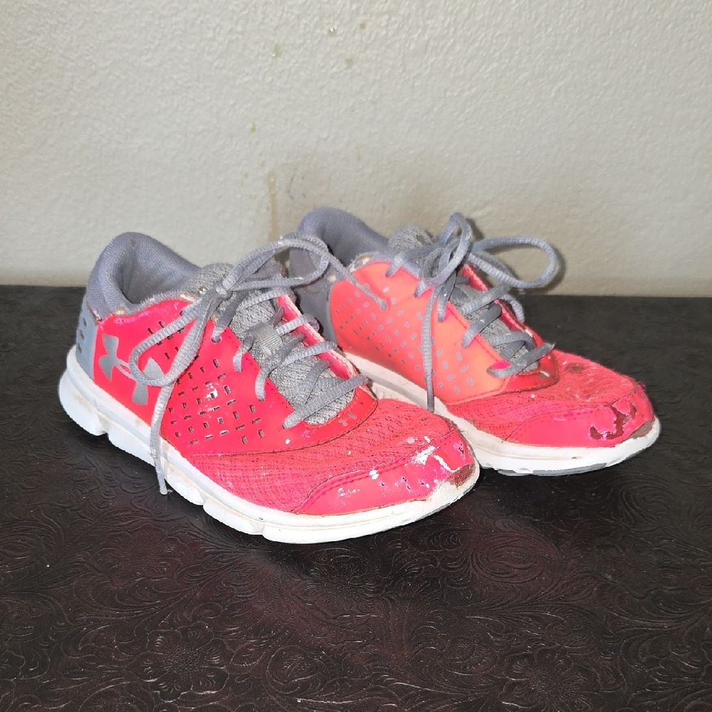 Under Armour 2 Youth Pink & Orange Athletic Shoe Coral Lace Up Running Shoe Play